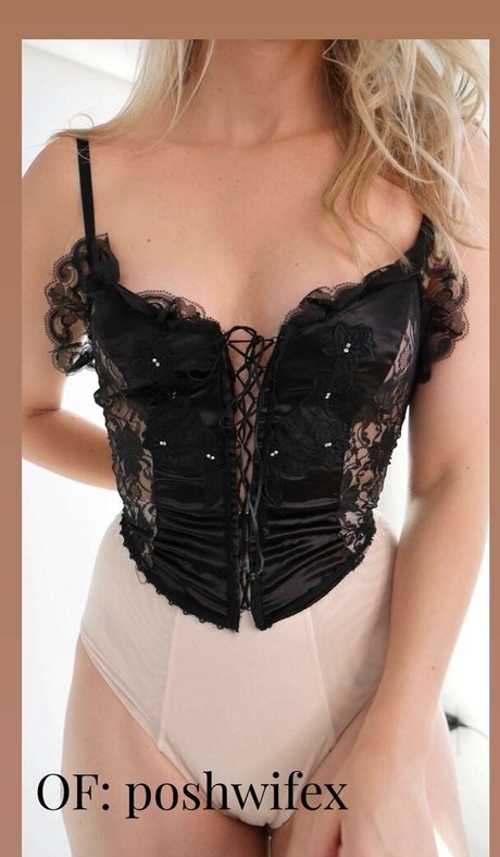 Therealposhwife onlyfans naked leak