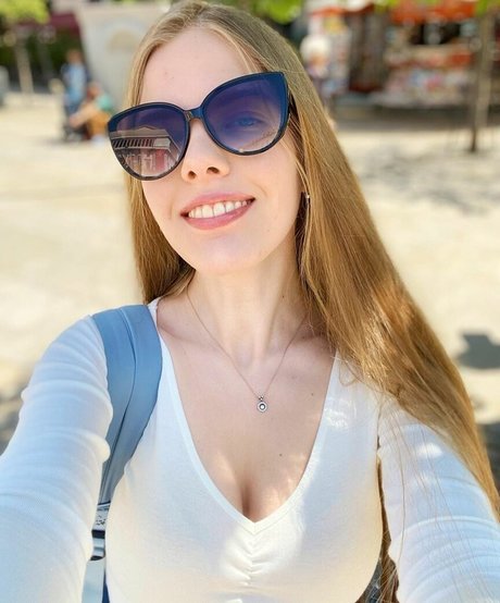 Eva Gevorgyan onlyfans leaked tits