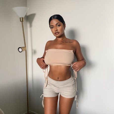 Ari Kumar strip onlyfans