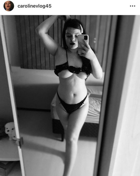 Caroline Capelarii onlyfans fotos