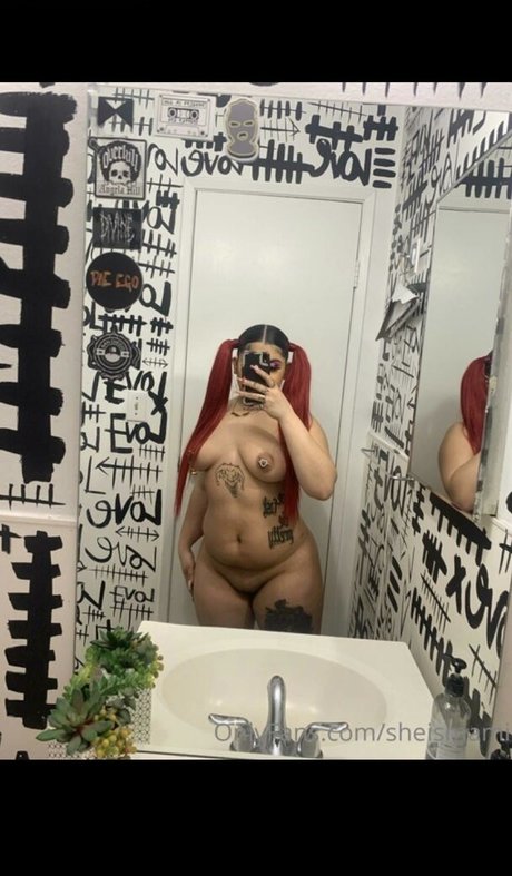 Sheismami onlyfans model photos