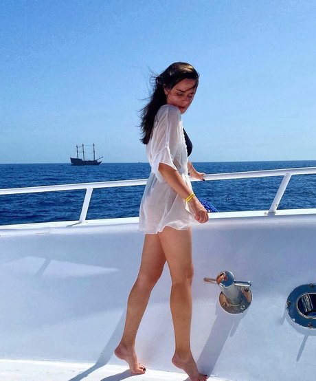 HeyHelenASMR onlyfans lean