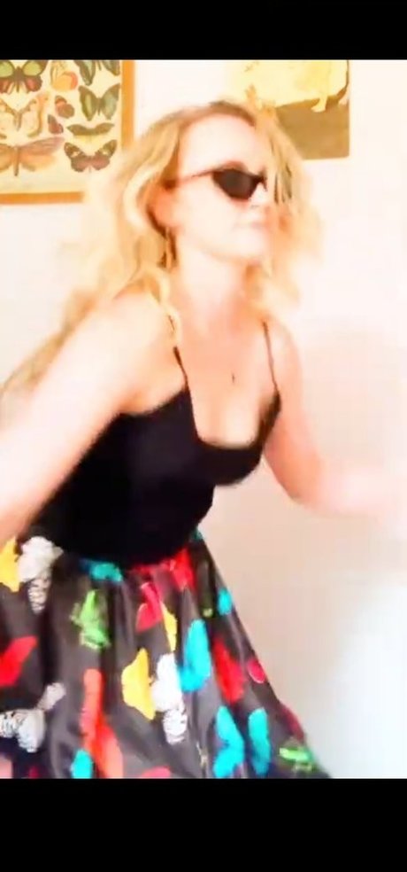 Evanna Lynch onlyfans posts