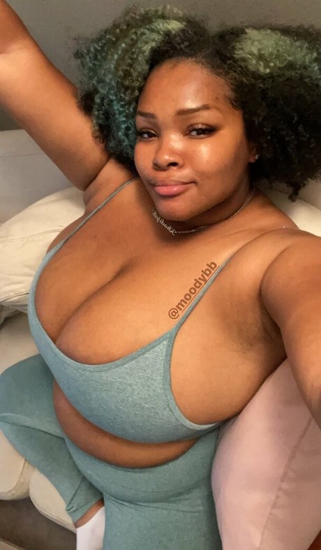 MsMoodyBB onlyfans leaj