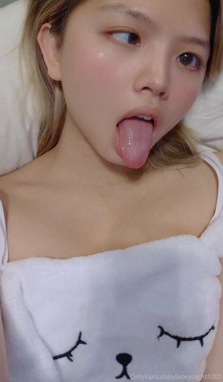 IovryXNight onlyfans leaks