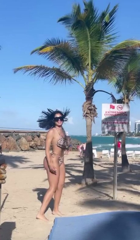 thaliamcix onlyfans nude content