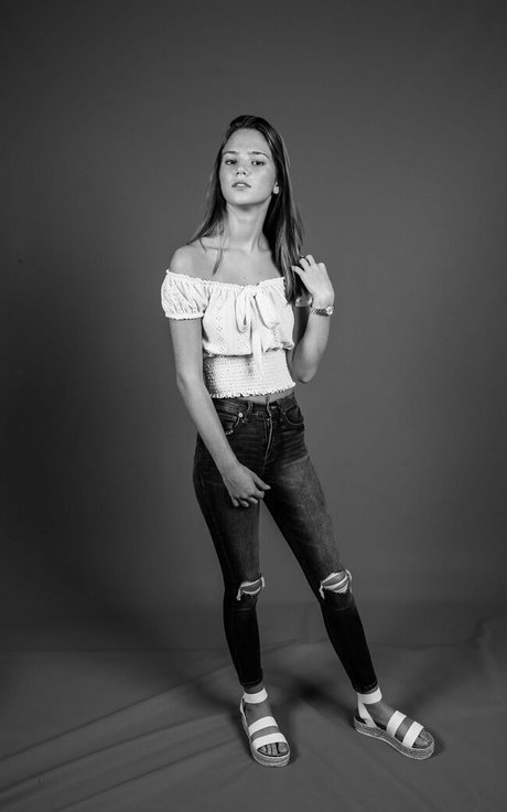 lillyackerman onlyfans nude leaks