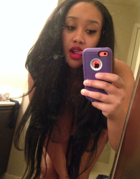 beautifulflowerchild onlyfans ass