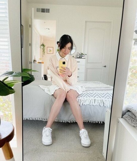 big tits nerd onlyfans erotic images