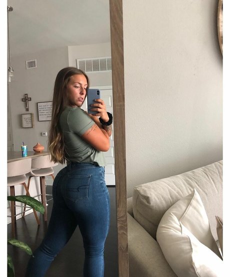 casadyarobertson onlyfans nude