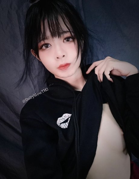 DollyMew naked onlyfans leak