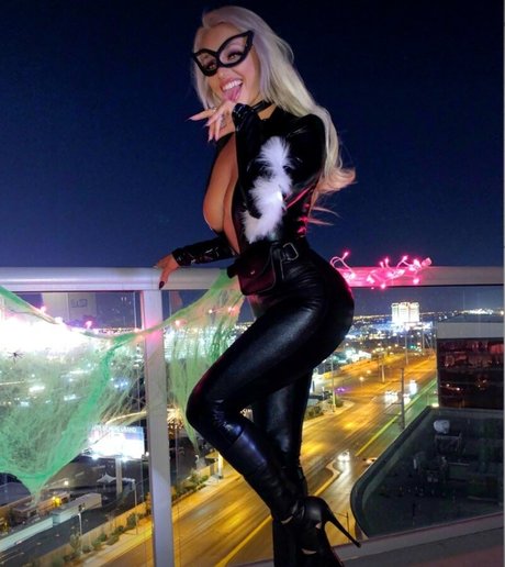 Cass Holland onlyfans