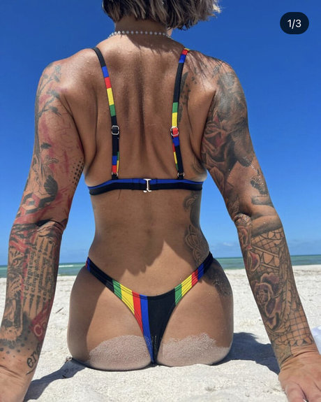 Amber Bacon strip onlyfans