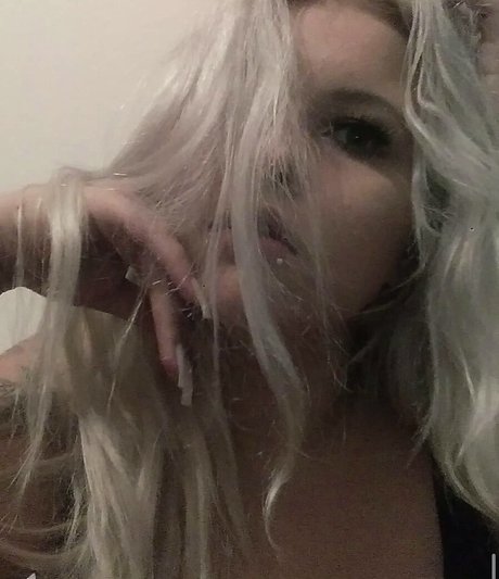 Babygirl xx onlyfans model images