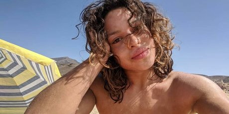 Moya Lothian McLean leaked only fans