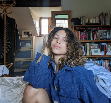 Moya Lothian McLean nsfw onlyfans