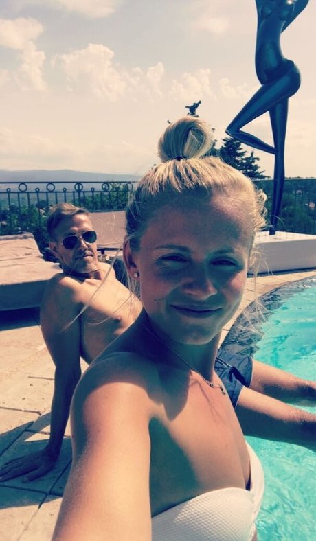 Julia Simic onlyfans mega