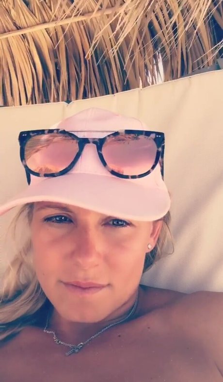 Julia Simic onlyfans explicit content