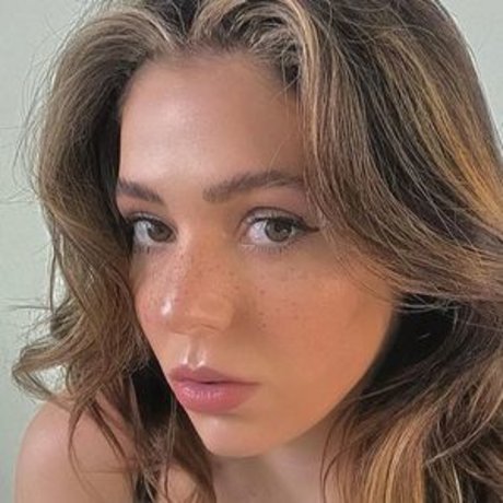 Jjuuulless naked only fans