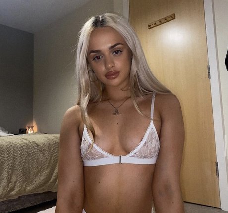 Olivia Lee leaked onlyfans pictures