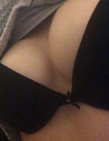 Olivia Lee onlyfans naked