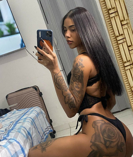 Aline lealcard onlyfans strip