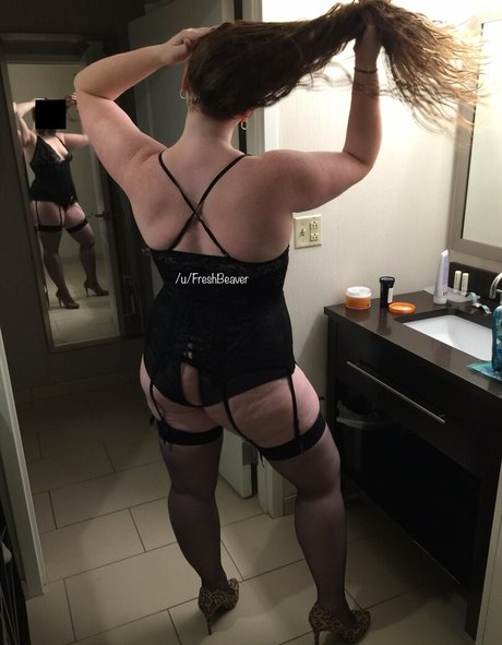 FreshBeaver topless onlyfans