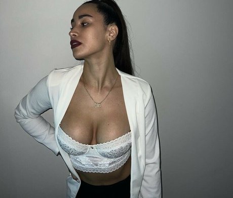 Nair Riveros onlyfans leakd