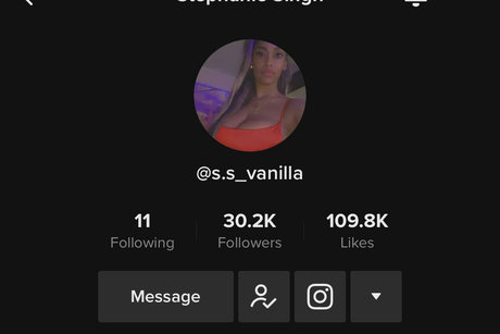 Stephanie Singh onlyfans leak fuck