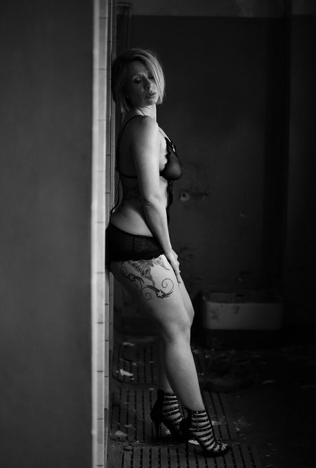 Amanda Busty onlyfans leaks