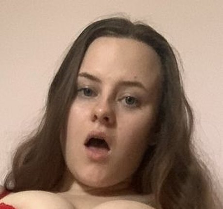 Tigoldbitties1 onlyfans strip