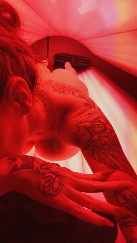 chroniclesofatiredassmom ass onlyfans