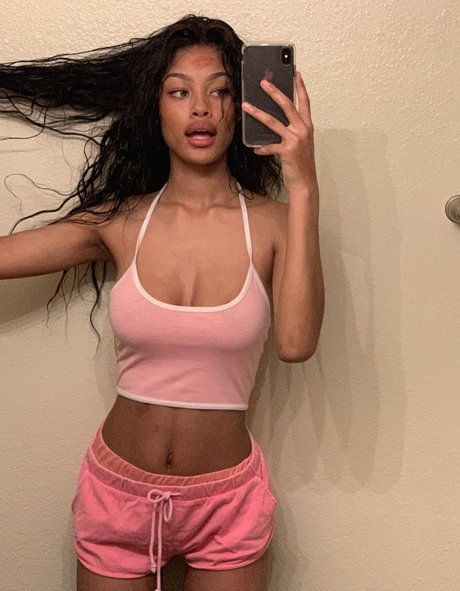 Vinetria nude leak onlyfans