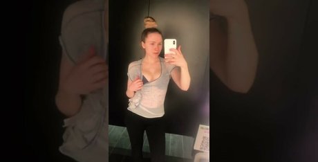 SiriSirililia leaked onlyfans free