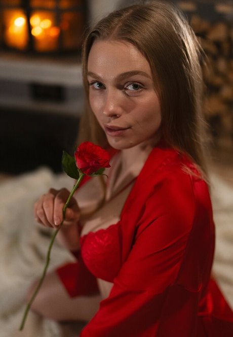 SiriSirililia onlyfans leaks.