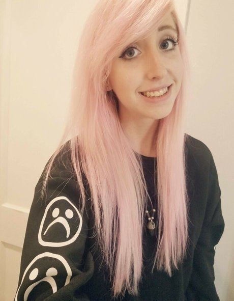 Moon IRL nude only fans leaks