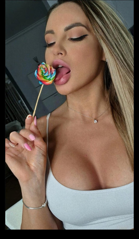 babyannaxx xxx onlyfans