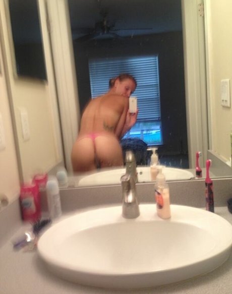 Sesil Karatantcheva onlyfans explicit content