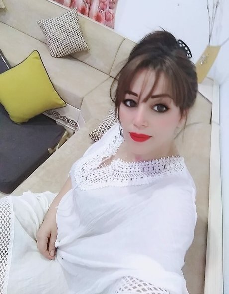 Aida Saad onlyfans model