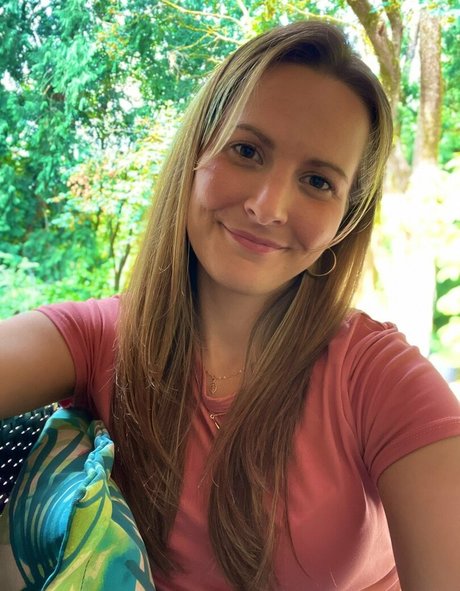 Junescleavage onlyfans leak nude