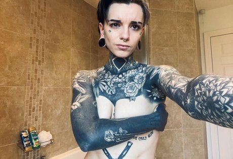 Holly Broome Inked leaked onlyfans nude