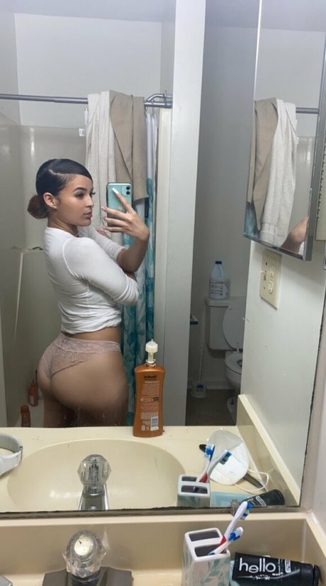 Trazyasia sexy onlyfans