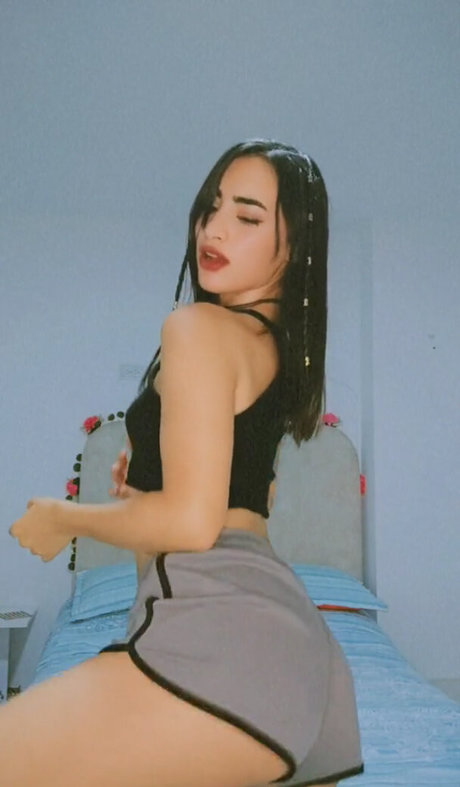 YulenyGz nude only fans leaks