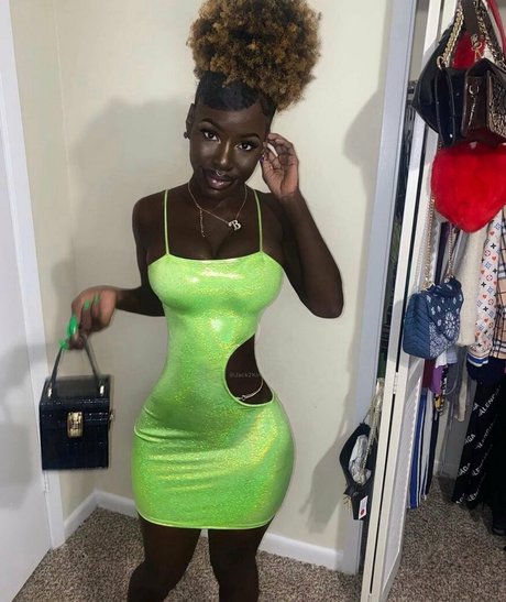 Cyn Kaine onlyfans tits