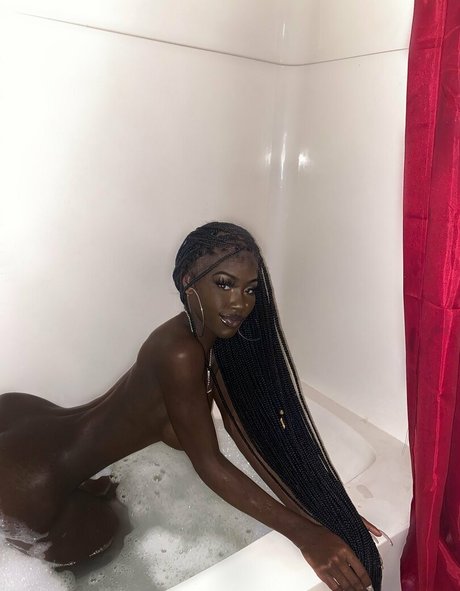 Cyn Kaine onlyfans leakes