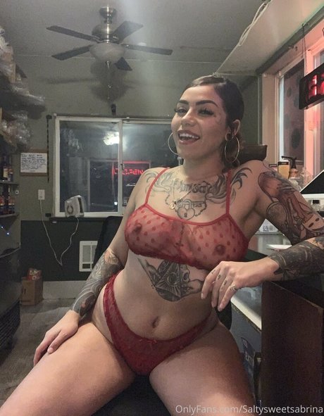 SaltySweetSabrina onlyfans leaked.