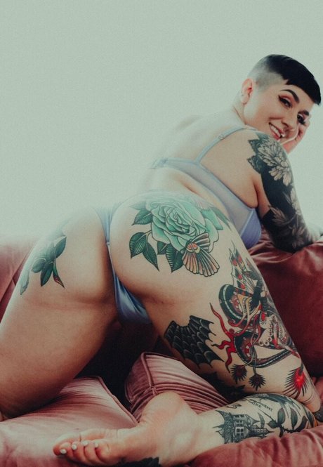 Femme Puppy leaks only fans