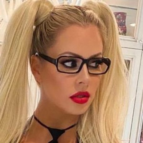 Maryse Ouellet onlyfans