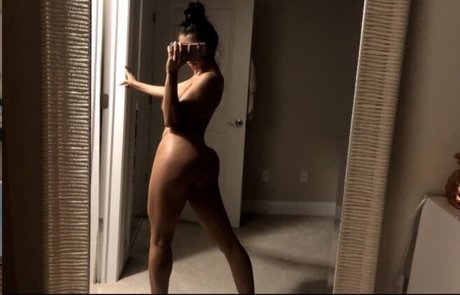 Lola Anne onlyfans model photos