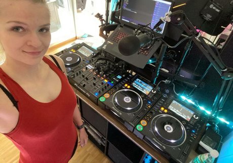 Sintica leak only fans